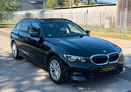 BMW 320 d Touring Advantage *HeadUp*Panorama*AHK*