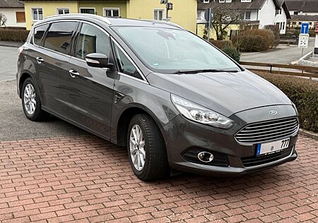 Ford S-Max 2,0 TDCi 110kW Titanium PowerShift Tit...
