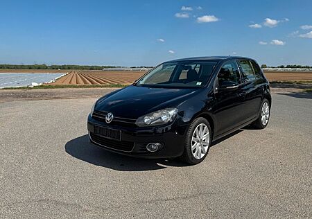 VW Golf Volkswagen Highline 1,4 TSI DSG NAVI PDC SHZ