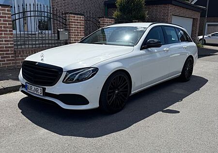 Mercedes-Benz E 220 E 220d T Model Sport Night Paket im Top Zustand!