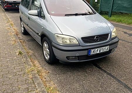 Opel Zafira 1.8 16V Elegance