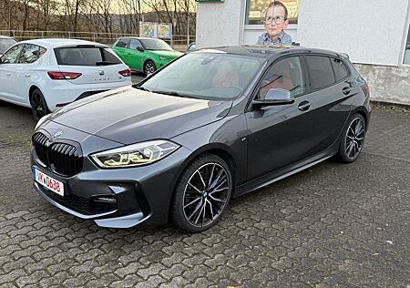 BMW 118 i M Sportpaket Leder Panorama Navi Led