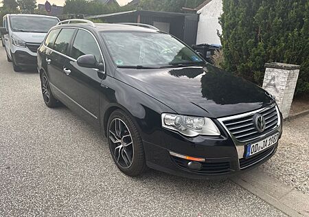VW Passat Volkswagen 2.0 TDI DPF 4Motion Individual Chrom ...
