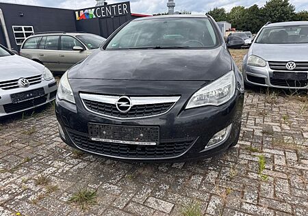Opel Astra J Lim. 5-trg. 1,6 Design Edition