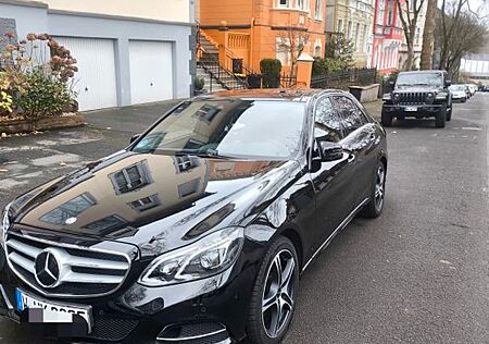 Mercedes-Benz E 250 AVANTGARDE Autom. AVANTGARDE