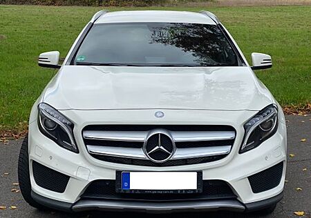 Mercedes-Benz GLA 220 CDI 4MATIC DCT -