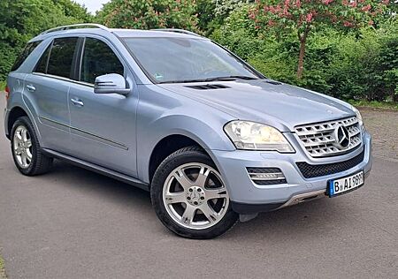 Mercedes-Benz ML 300 CDI BlueEfficiency 4Matic