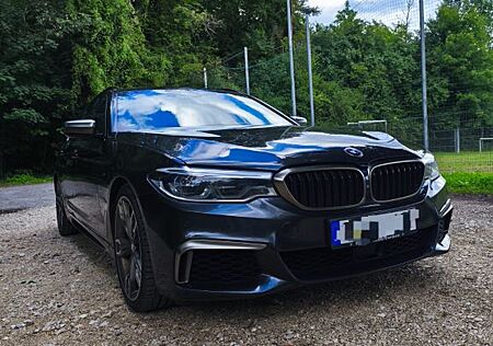 BMW M550d xDrive mit HarmanK., Pano, 360°, .. (Voll)