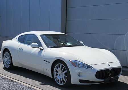 Maserati GranTurismo SERVICE HISTORY / Deutsche Zulassung