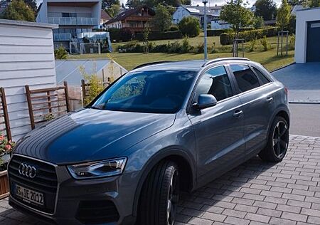 Audi Q3 1.4 TFSI - mit Sonerausstattung