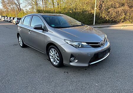 Toyota Auris Life Plus 1,6-l-Valvematic,Kamera,Xnon