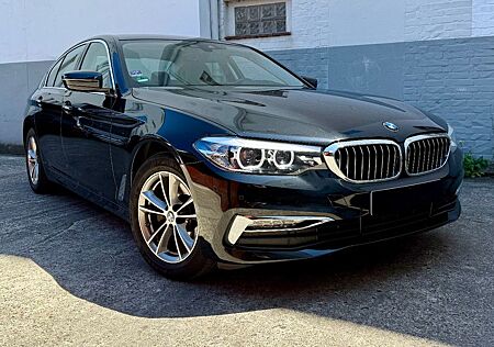 BMW 520i Luxury Line * AHK * Head-UP* Digital Dacho