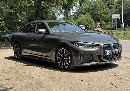 BMW i4 M50 - Dravitgrau | Laserlicht | 8x Alufelgen