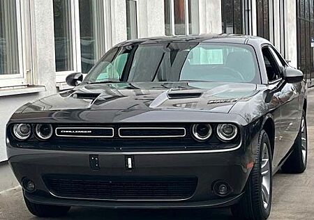 Dodge Challenger SXT 1 Hand