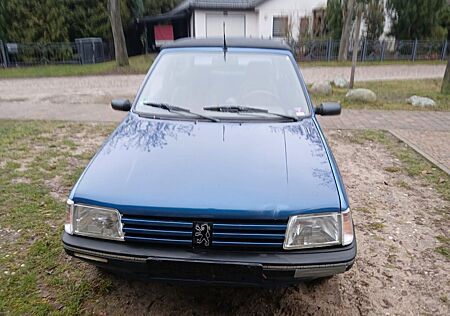 Peugeot 205 CJ Cabrio