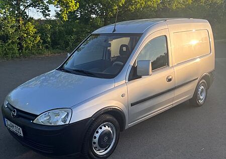 Opel Combo Silber mit Heckklappe