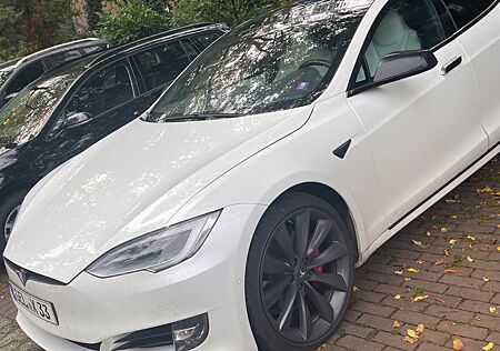 Tesla Model S P100D 1. Hand lebenslang kostenlos Laden