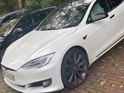 Tesla Model S P100D 1. Hand lebenslang kostenlos Laden
