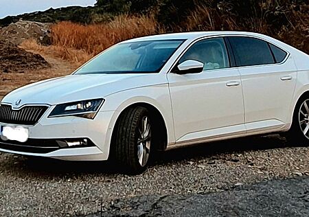 Skoda Superb Gepflegter 2.0 TSI DSG 4x4 fast Vollausst
