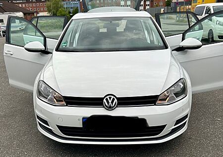 VW Golf Volkswagen 1.2 TSI 63kW BMT Trendline Trendline