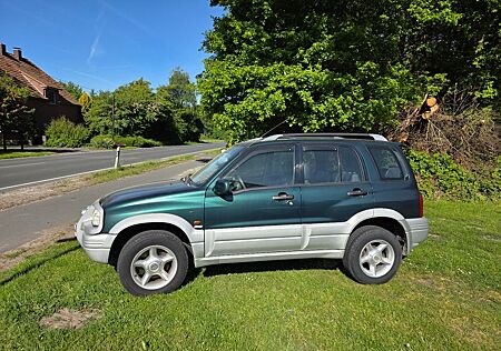 Suzuki Vitara 2.5 V6