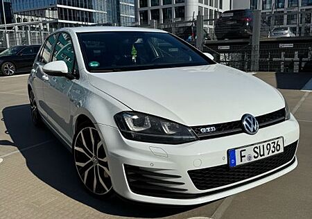 VW Golf Volkswagen 2.0 TDI DSG BMT GTD GTD