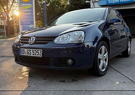VW Golf Volkswagen 5 United 1.4 Benziner | 214.000 km
