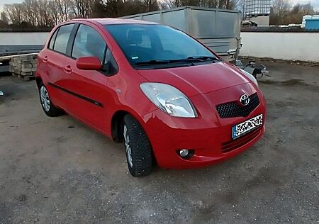 Toyota Yaris 1,0-l-VVT-i -