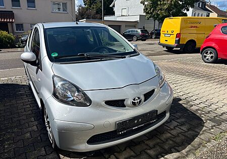 Toyota Aygo (X) Aygo (X) 1,0 Club Club