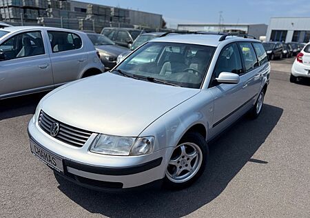 VW Passat Volkswagen *KOMBI*KLIMA*TÜV NEU*3-HAND*ALU*ALLWETTER*