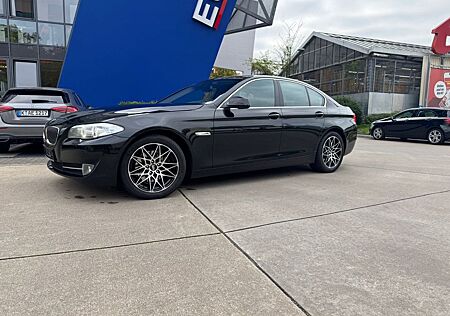 BMW 523 i*LEDER*STANDHEIU*NAVI*R-CAM*XENON*19''*VOLL
