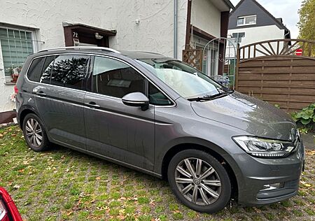 VW Touran Volkswagen 2.0 TDI SCR Highline BMT Highline