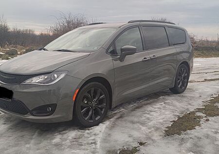 Chrysler Pacifica S 3.6 V6 | 291 PS