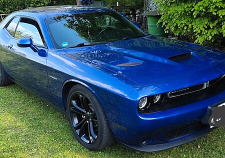 Dodge Challenger RT HEMI 5.7 Top Zustand. KD + HU neu