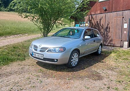 Nissan Almera 1.5 Coupe