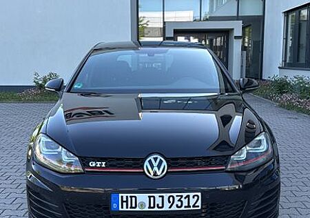 VW Golf Volkswagen 2.0 TSI DSG BMT GTI GTI