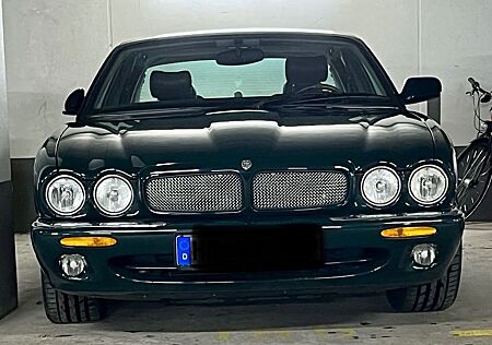 Jaguar XJR 4.0