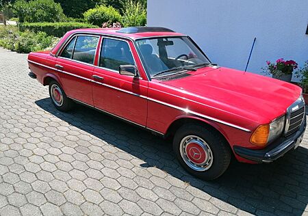 Mercedes-Benz E 230 Limousine