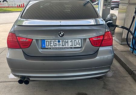 BMW 320i - E90 - Facelift