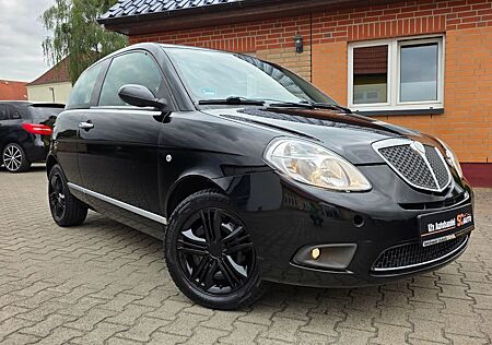 Lancia Ypsilon 1.4 8V Oro 74 Tkm. TÜV Neu & Inpsektion