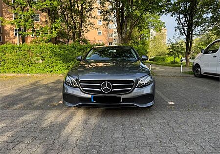 Mercedes-Benz E 220 d Autom. -