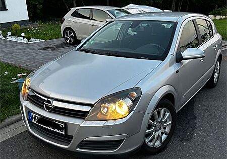 Opel Astra 1.6 Twinport Elegance Tüv: 12/2026