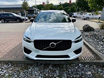 Volvo XC60 R-Design AWD B4 - SCHWEDEN GARANTIE