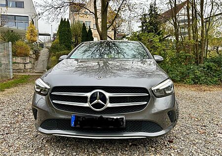 Mercedes-Benz B 180 Style 7G-DCT viel Ausstattung