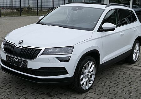 Skoda Karoq gebraucht kaufen Skoda Karoq Style/8xAlu/Panorama/AHK/ACC/LED