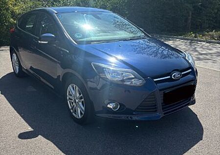 Ford Focus 1,6 EcoBoost 110kW SYNC Edition SYNC E...