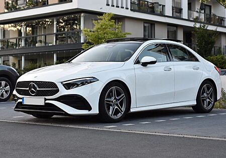 Mercedes-Benz A 180 | AMG Line | 1. Hand | Pano | Scheckheft