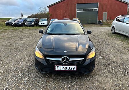 Mercedes-Benz CLA Shooting Brake CLA 200 CDI / d