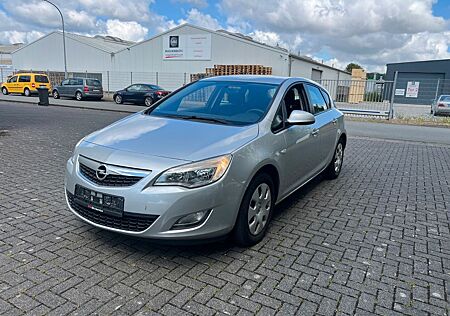 Opel Astra J Lim. 5-trg. Selection