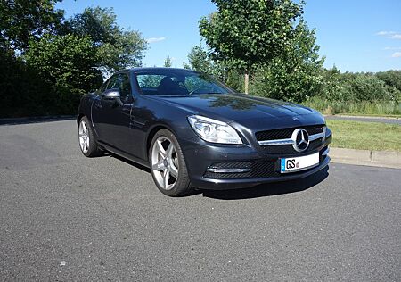 Mercedes-Benz SLK 200 - AMG Line